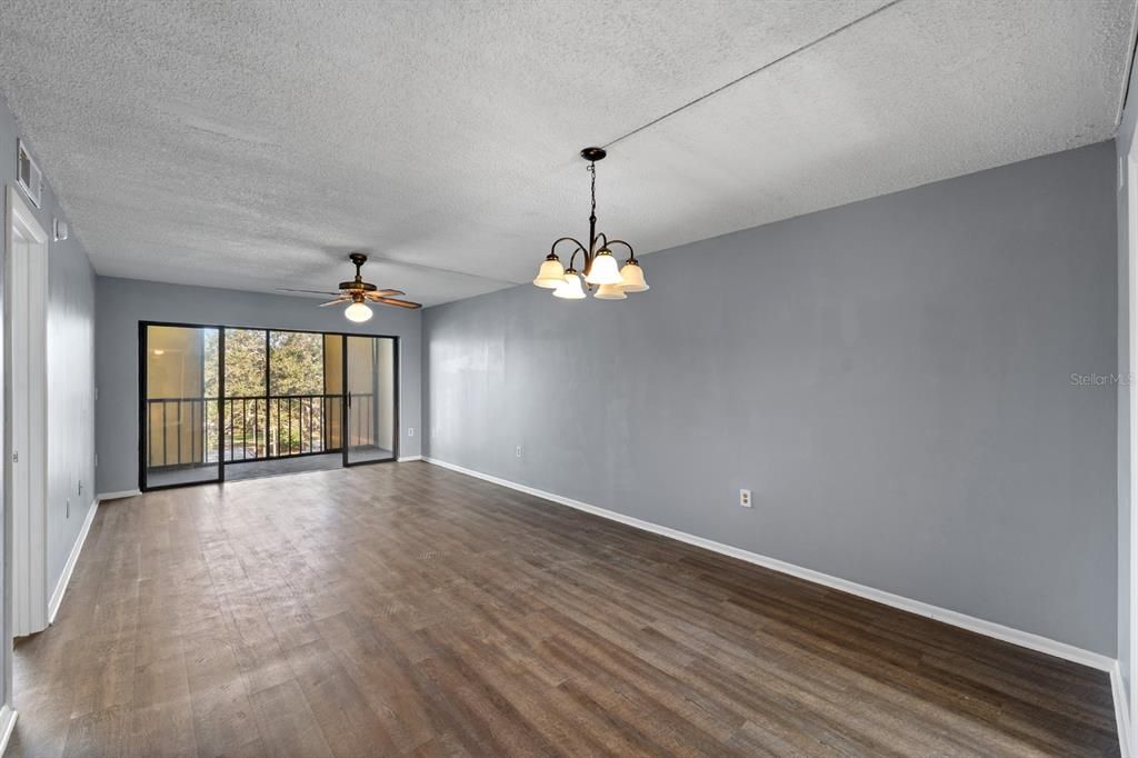 На продажу: $144,999 (2 спален, 2 ванн, 1001 Квадратных фут)