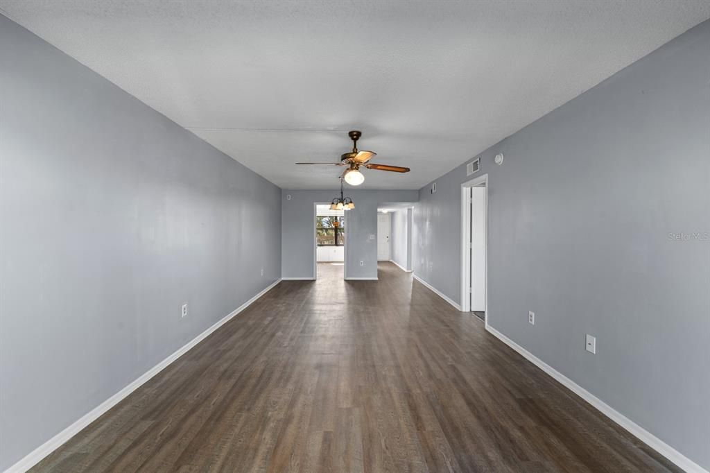 На продажу: $144,999 (2 спален, 2 ванн, 1001 Квадратных фут)