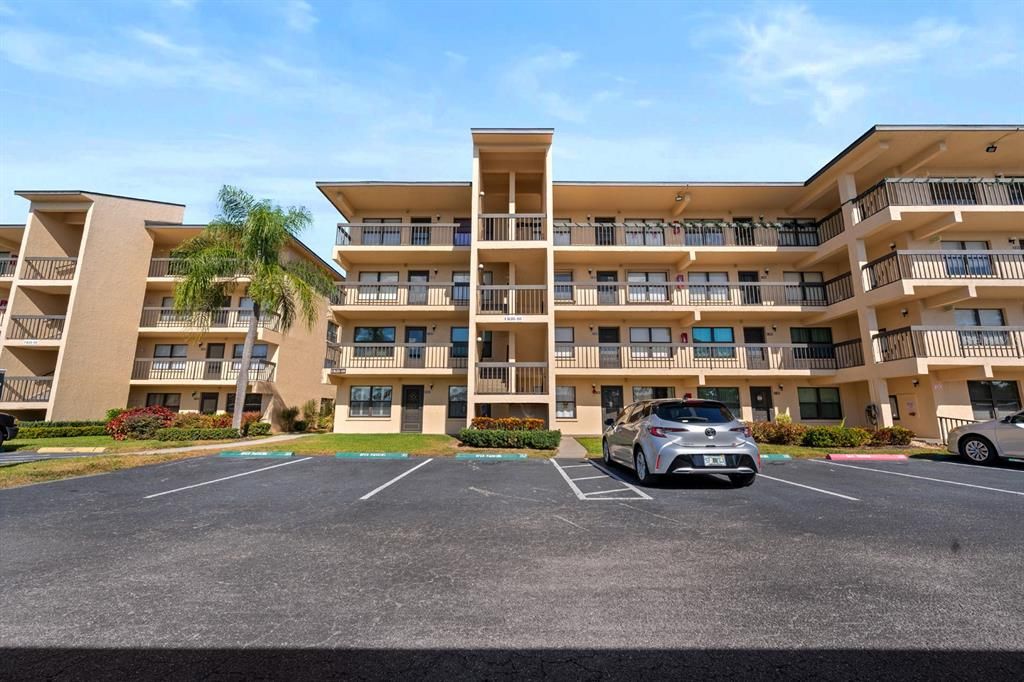 На продажу: $144,999 (2 спален, 2 ванн, 1001 Квадратных фут)