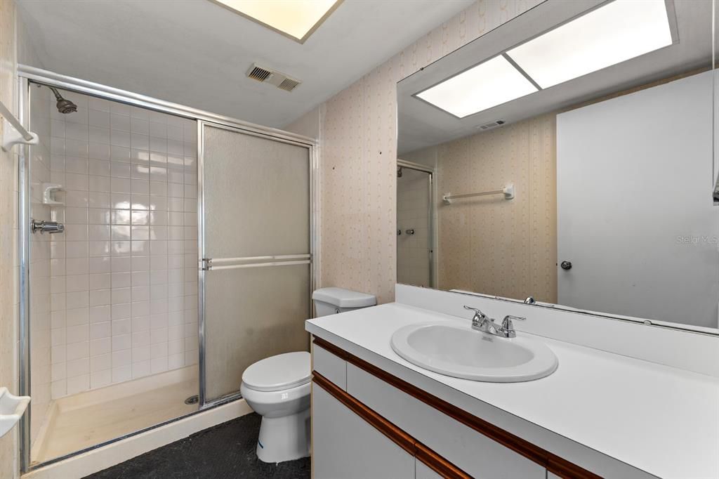 На продажу: $144,999 (2 спален, 2 ванн, 1001 Квадратных фут)