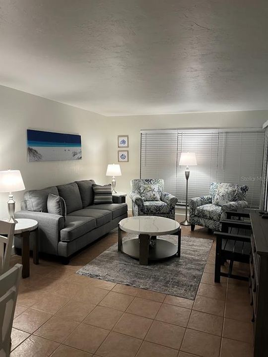 En Venta: $399,000 (1 camas, 1 baños, 691 Pies cuadrados)