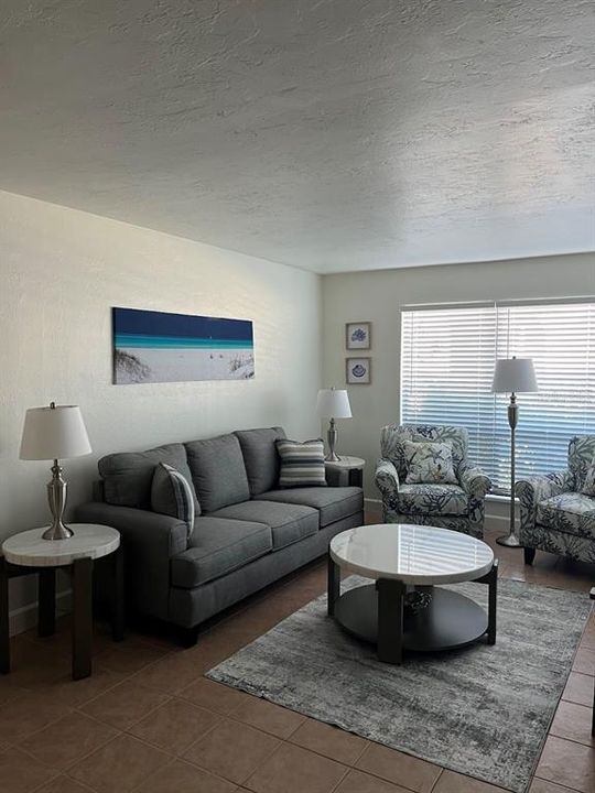 En Venta: $399,000 (1 camas, 1 baños, 691 Pies cuadrados)