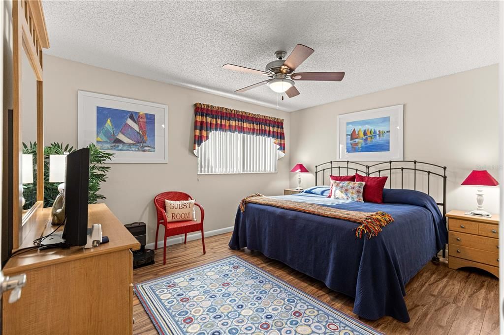 For Sale: $179,950 (2 beds, 2 baths, 1249 Square Feet)