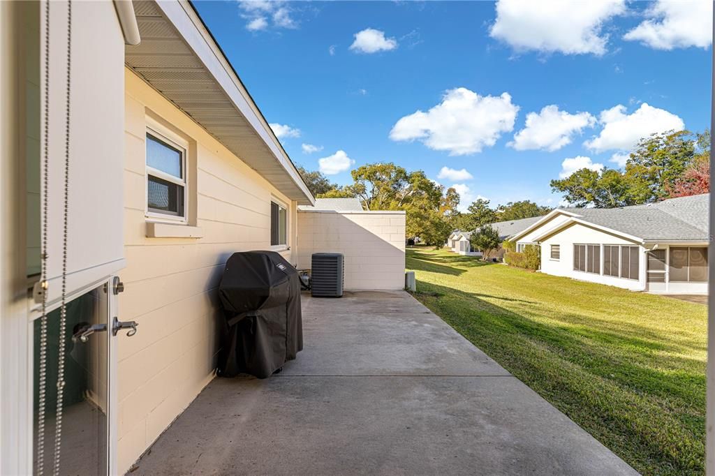 For Sale: $179,950 (2 beds, 2 baths, 1249 Square Feet)