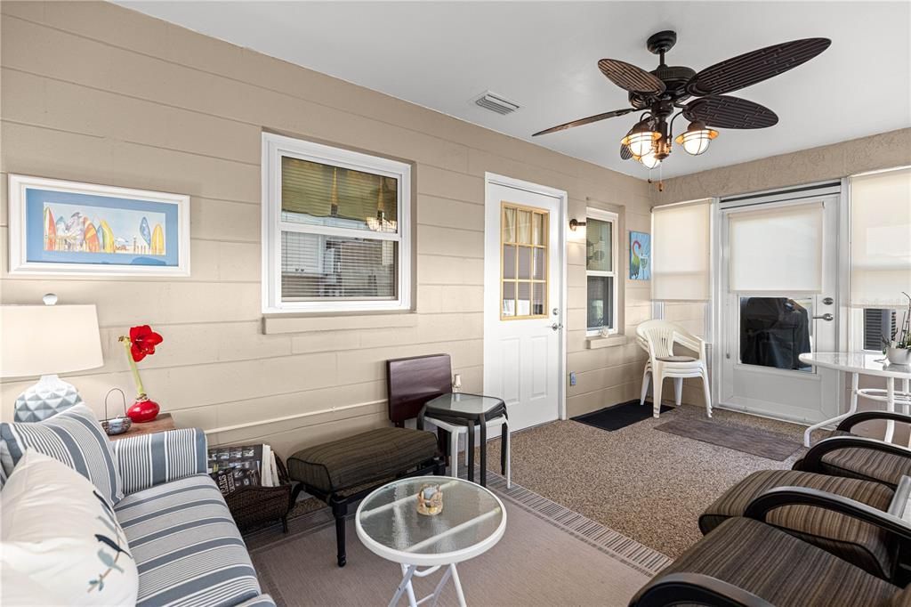 For Sale: $179,950 (2 beds, 2 baths, 1249 Square Feet)