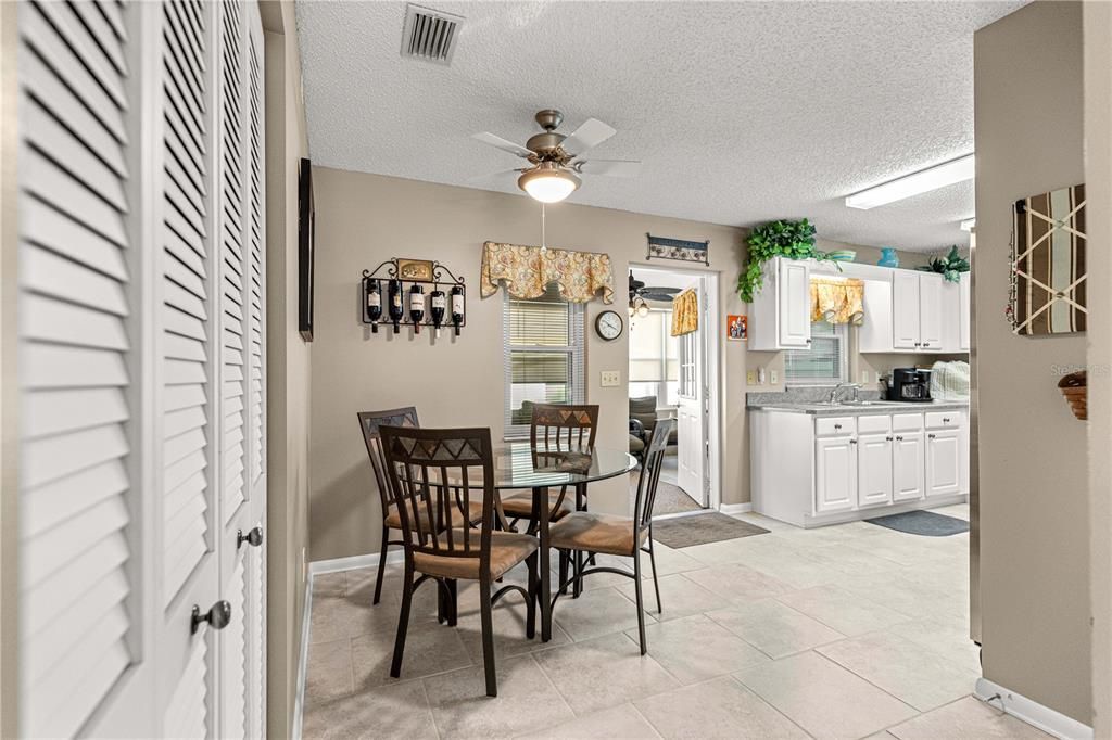 For Sale: $179,950 (2 beds, 2 baths, 1249 Square Feet)