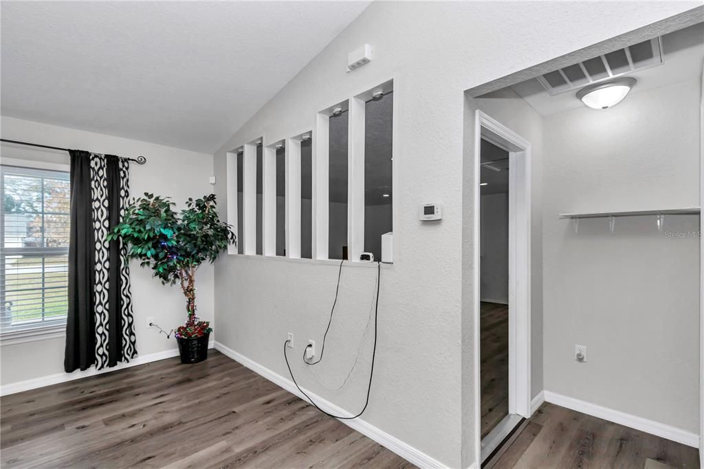 На продажу: $290,000 (3 спален, 2 ванн, 1352 Квадратных фут)