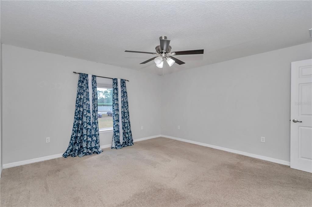 На продажу: $290,000 (3 спален, 2 ванн, 1352 Квадратных фут)