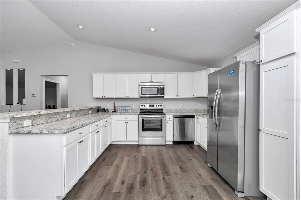 На продажу: $290,000 (3 спален, 2 ванн, 1352 Квадратных фут)