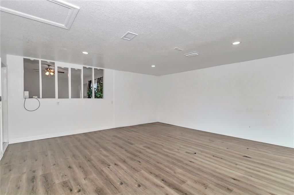 На продажу: $290,000 (3 спален, 2 ванн, 1352 Квадратных фут)