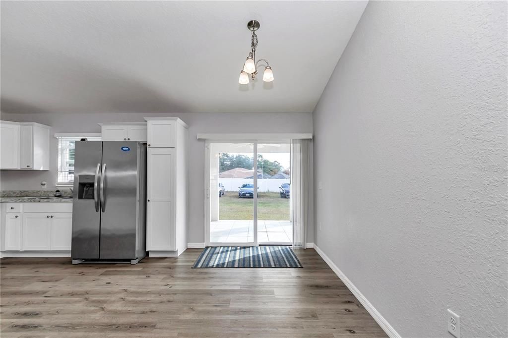 На продажу: $290,000 (3 спален, 2 ванн, 1352 Квадратных фут)