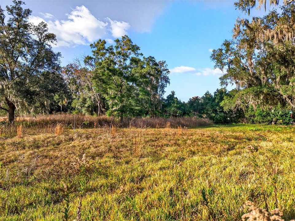 En Venta: $600,000 (21.08 acres)