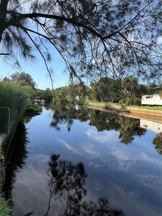 На продажу: $94,900 (0.13 acres)