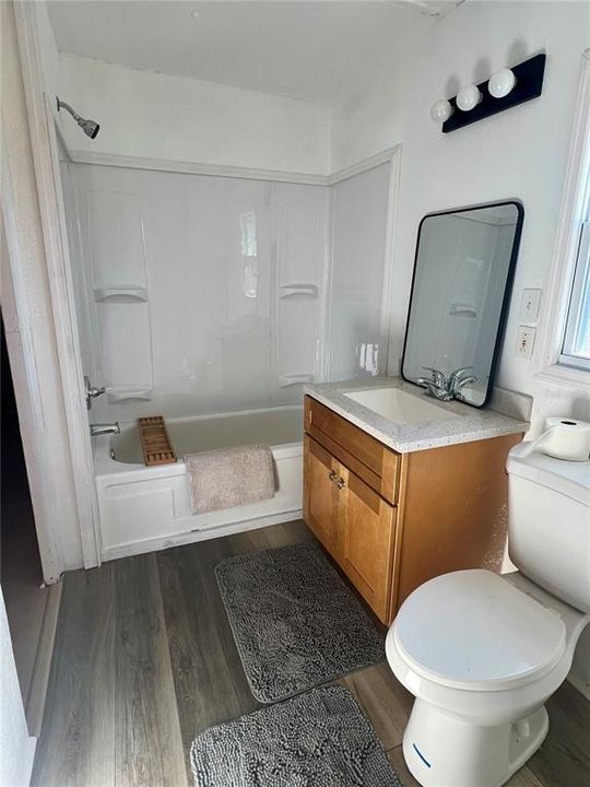 На продажу: $169,900 (3 спален, 2 ванн, 979 Квадратных фут)