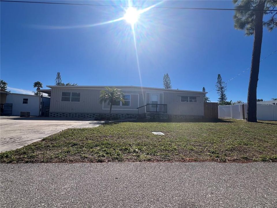 На продажу: $169,900 (3 спален, 2 ванн, 979 Квадратных фут)