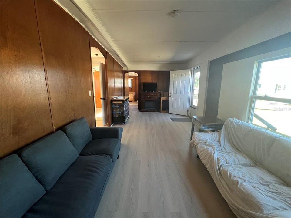 На продажу: $169,900 (3 спален, 2 ванн, 979 Квадратных фут)