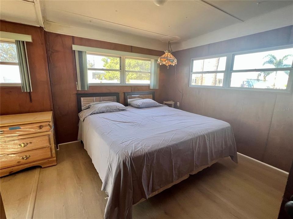 На продажу: $169,900 (3 спален, 2 ванн, 979 Квадратных фут)