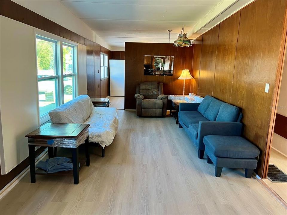 На продажу: $169,900 (3 спален, 2 ванн, 979 Квадратных фут)