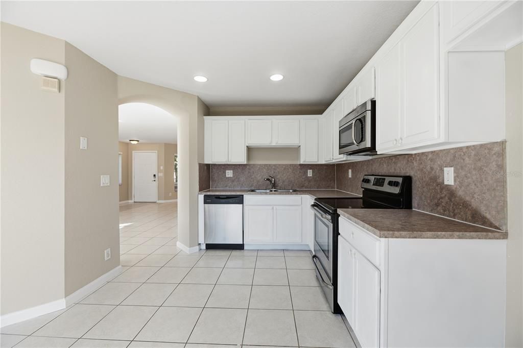 На продажу: $379,900 (3 спален, 2 ванн, 1627 Квадратных фут)