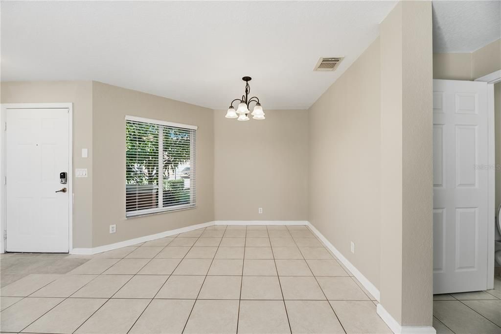 На продажу: $379,900 (3 спален, 2 ванн, 1627 Квадратных фут)