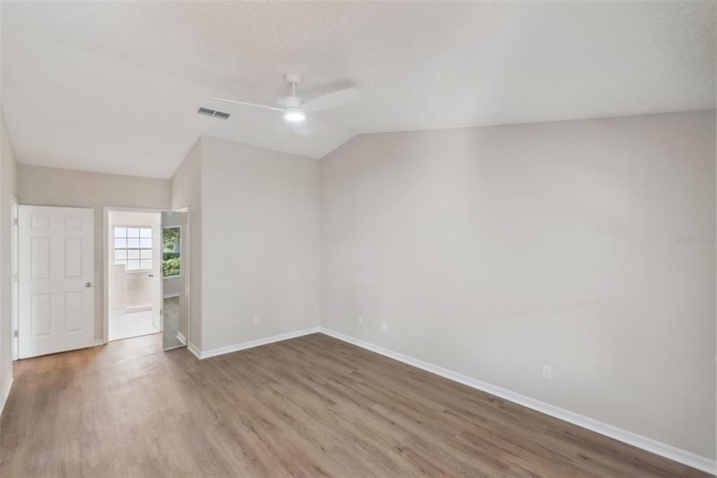 For Sale: $279,900 (3 beds, 2 baths, 1748 Square Feet)