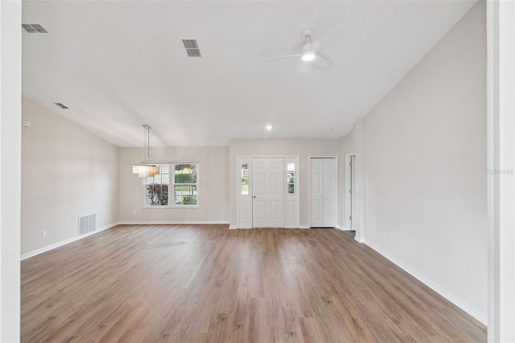 For Sale: $279,900 (3 beds, 2 baths, 1748 Square Feet)