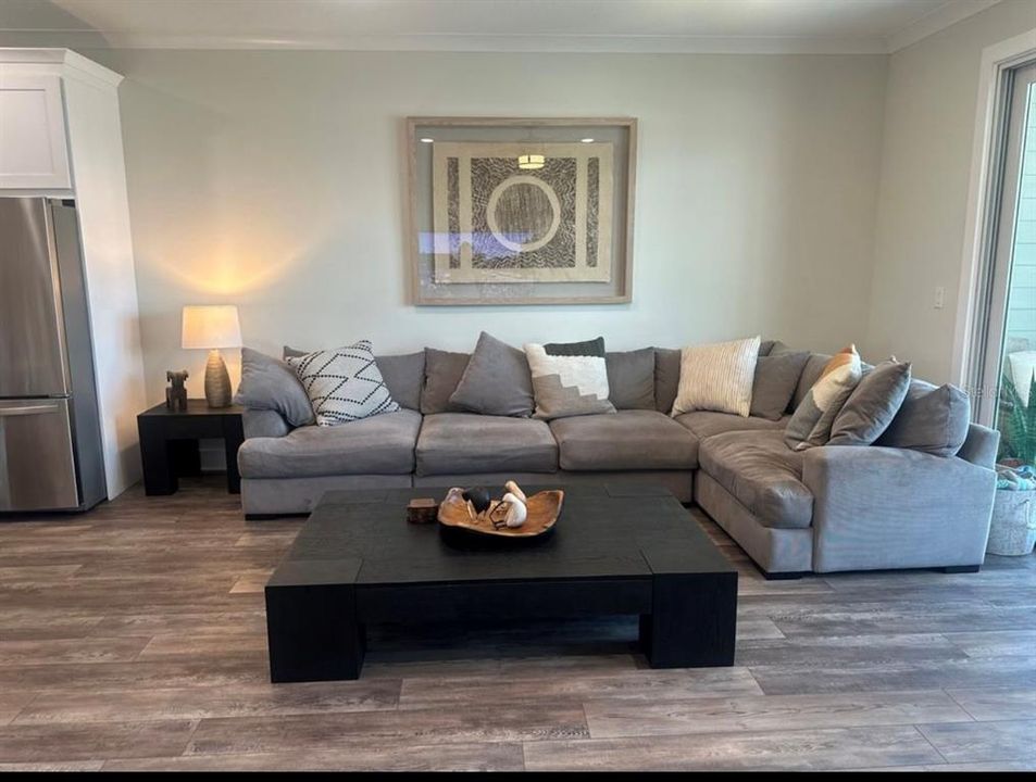 For Rent: $3,850 (3 beds, 2 baths, 2310 Square Feet)