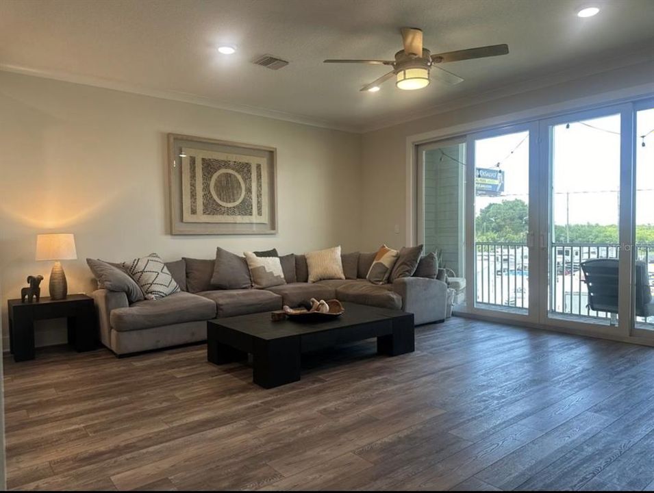 For Rent: $3,850 (3 beds, 2 baths, 2310 Square Feet)