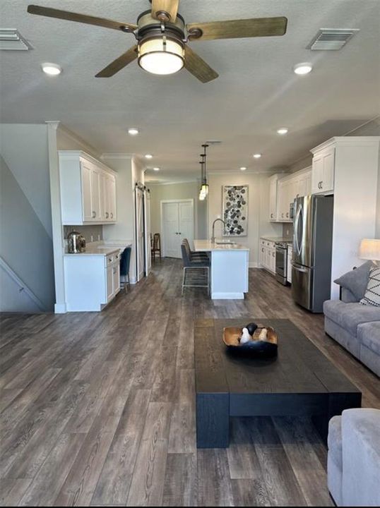 For Rent: $3,850 (3 beds, 2 baths, 2310 Square Feet)