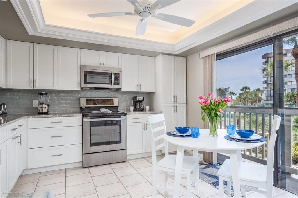 For Sale: $809,000 (2 beds, 2 baths, 1352 Square Feet)