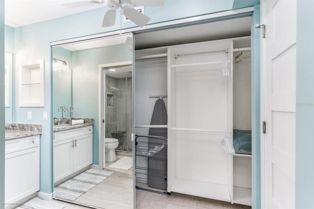 For Sale: $809,000 (2 beds, 2 baths, 1352 Square Feet)