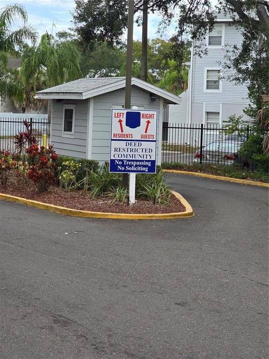 For Sale: $115,000 (1 beds, 1 baths, 626 Square Feet)