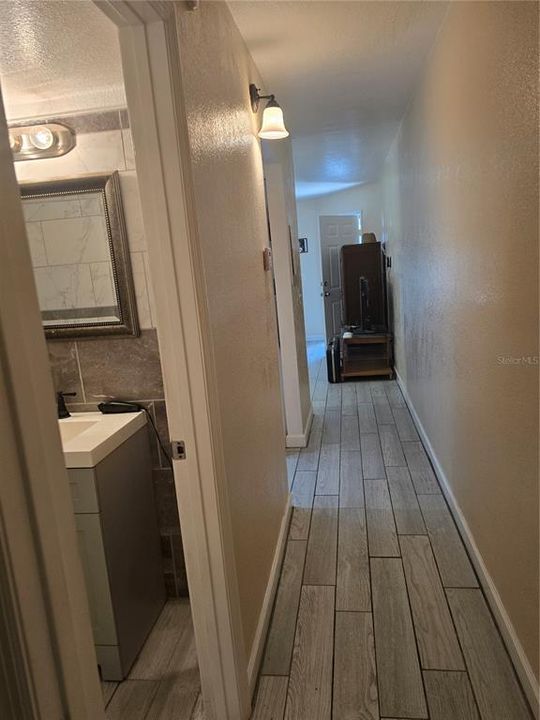 For Sale: $115,000 (1 beds, 1 baths, 626 Square Feet)