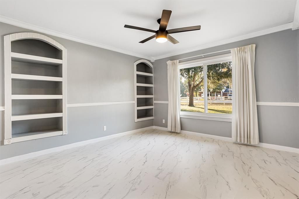 For Sale: $399,900 (3 beds, 2 baths, 1981 Square Feet)