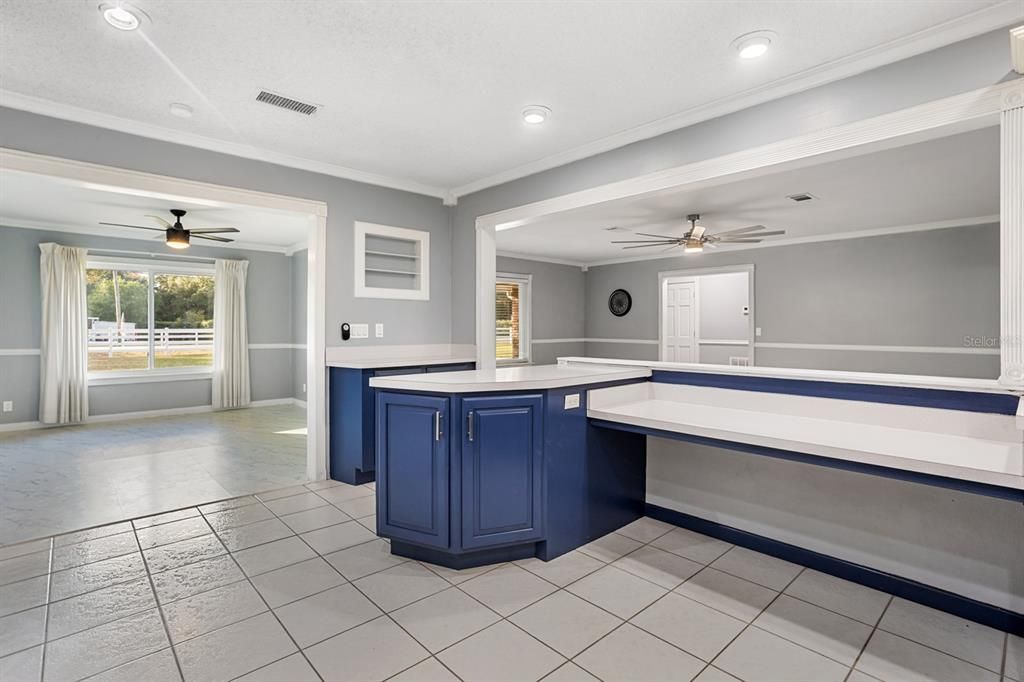 For Sale: $399,900 (3 beds, 2 baths, 1981 Square Feet)