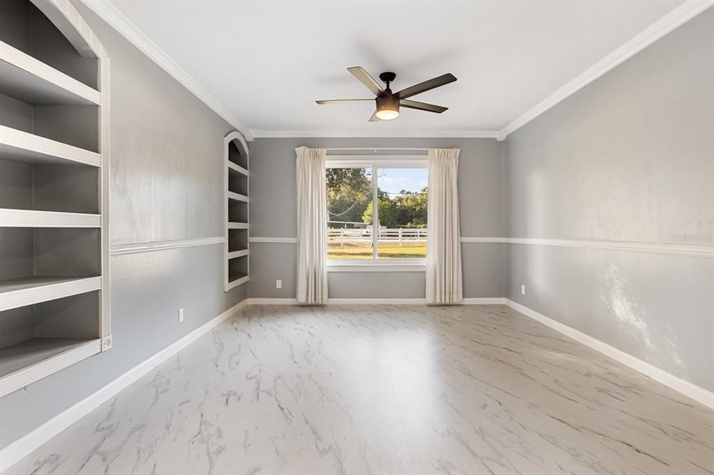 For Sale: $399,900 (3 beds, 2 baths, 1981 Square Feet)