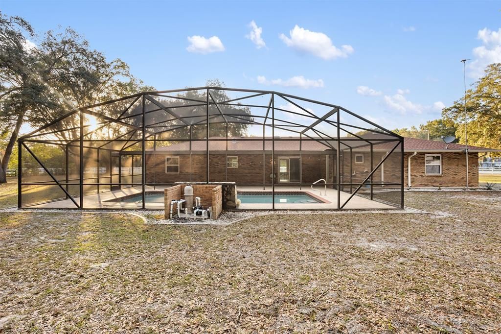 For Sale: $399,900 (3 beds, 2 baths, 1981 Square Feet)