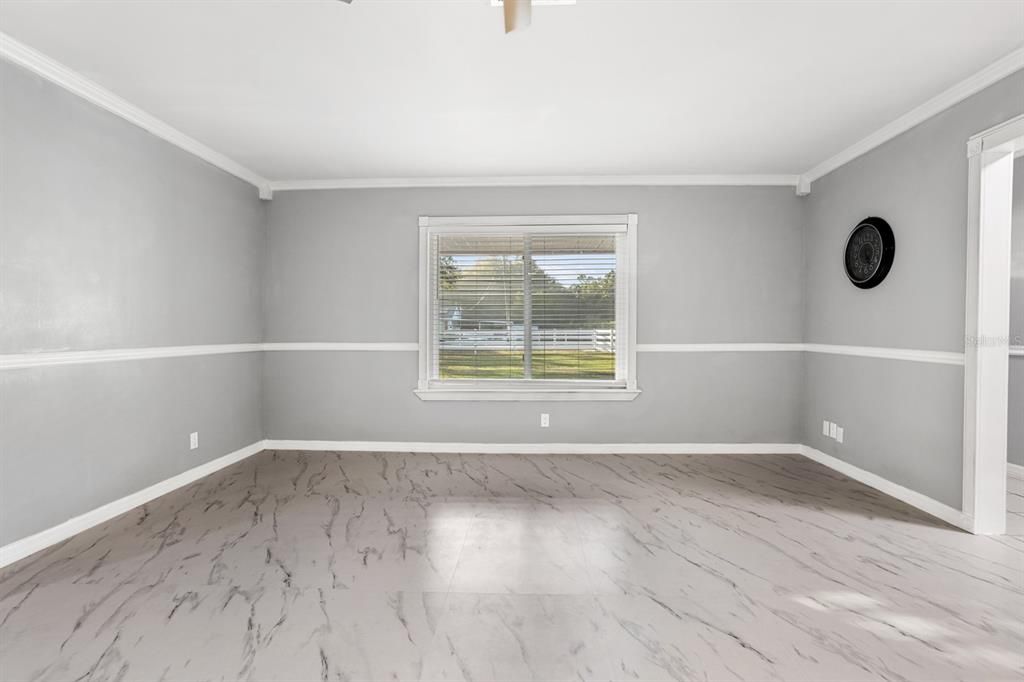 For Sale: $399,900 (3 beds, 2 baths, 1981 Square Feet)