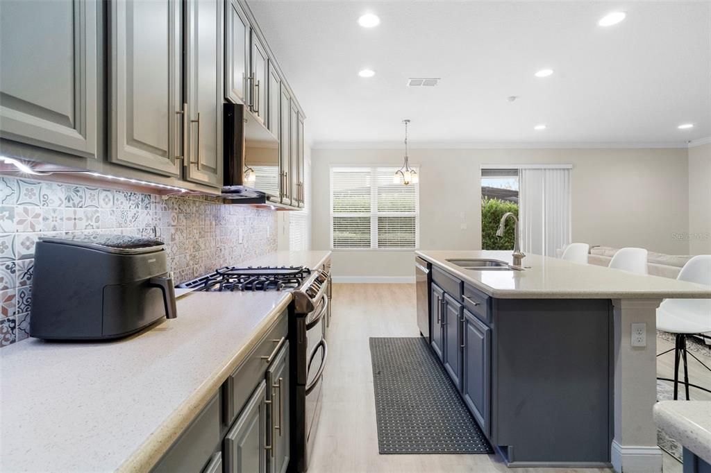 En Venta: $585,000 (3 camas, 2 baños, 2270 Pies cuadrados)