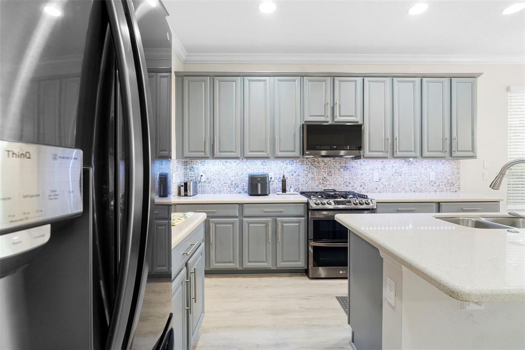 En Venta: $585,000 (3 camas, 2 baños, 2270 Pies cuadrados)