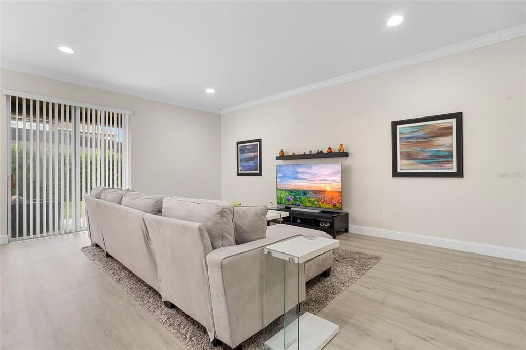 En Venta: $585,000 (3 camas, 2 baños, 2270 Pies cuadrados)