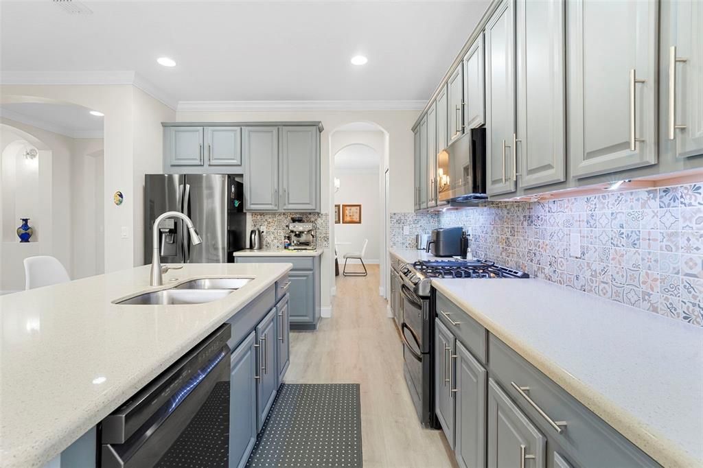 En Venta: $585,000 (3 camas, 2 baños, 2270 Pies cuadrados)