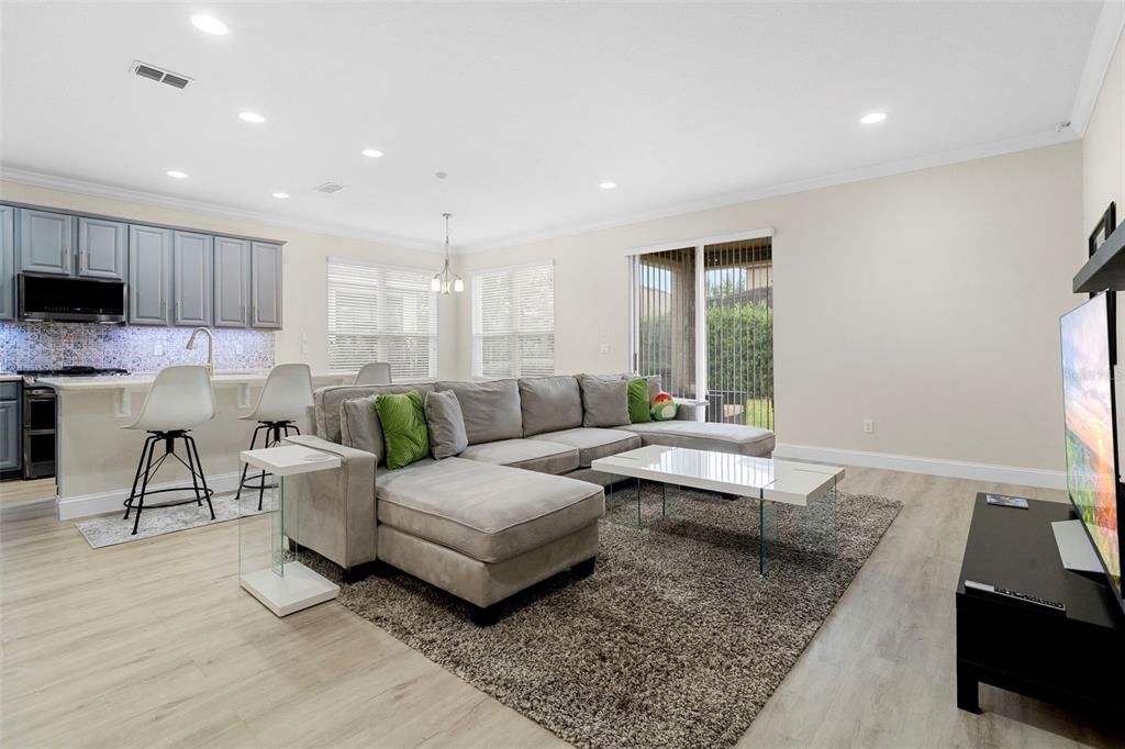 En Venta: $585,000 (3 camas, 2 baños, 2270 Pies cuadrados)