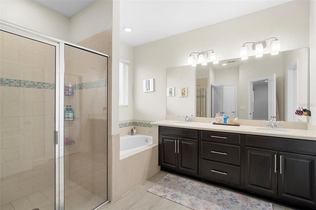 En Venta: $585,000 (3 camas, 2 baños, 2270 Pies cuadrados)