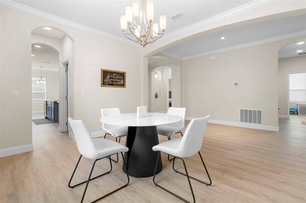 En Venta: $585,000 (3 camas, 2 baños, 2270 Pies cuadrados)