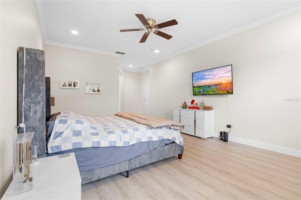 En Venta: $585,000 (3 camas, 2 baños, 2270 Pies cuadrados)