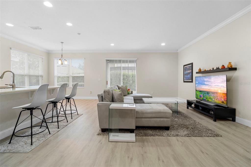 En Venta: $585,000 (3 camas, 2 baños, 2270 Pies cuadrados)