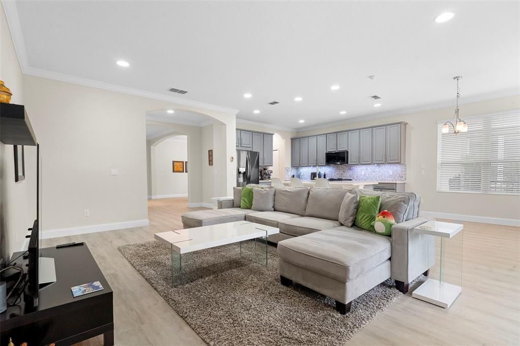 En Venta: $585,000 (3 camas, 2 baños, 2270 Pies cuadrados)