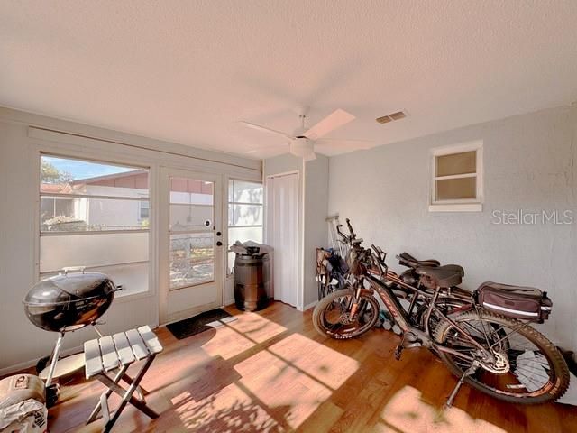 En Venta: $255,000 (3 camas, 2 baños, 1272 Pies cuadrados)