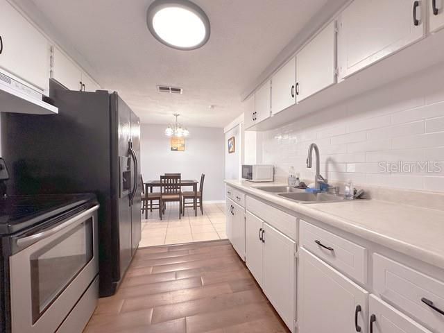 En Venta: $255,000 (3 camas, 2 baños, 1272 Pies cuadrados)